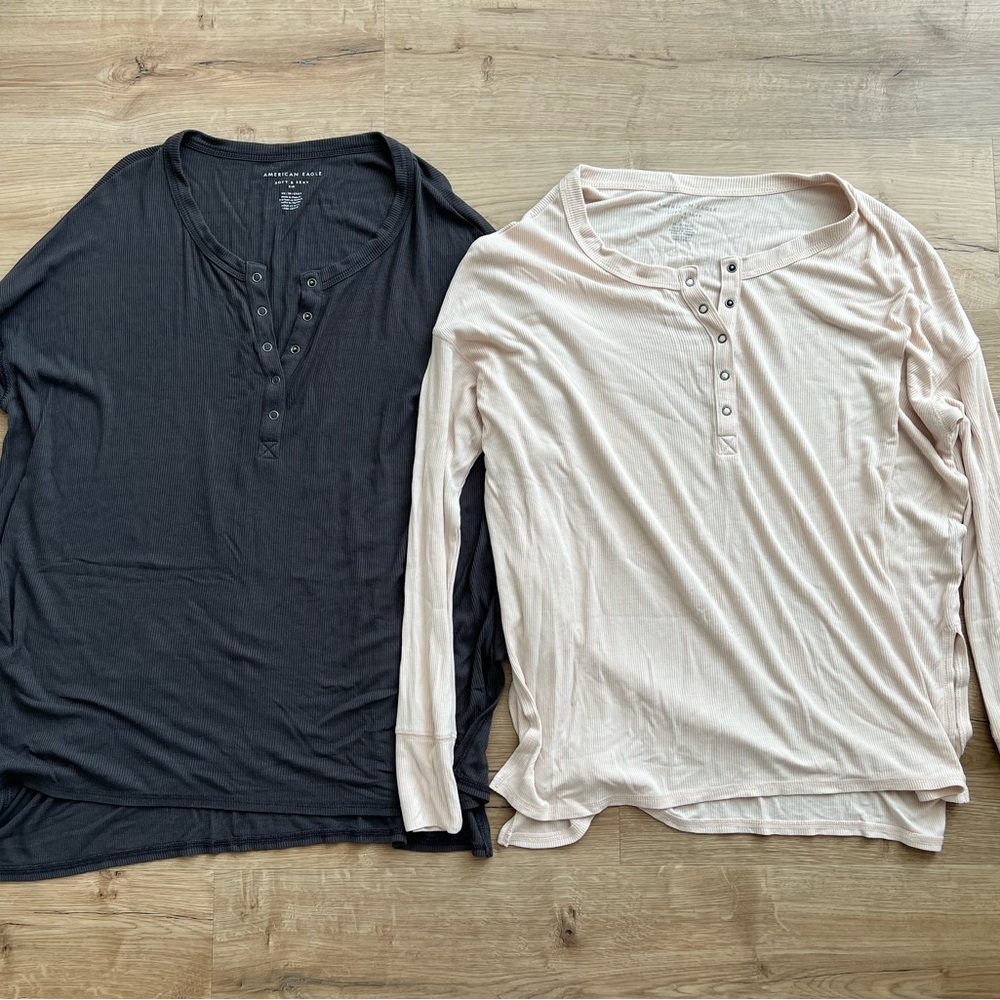 American Eagle Ribbed Soft and Sexy flowy Henley 2 pack